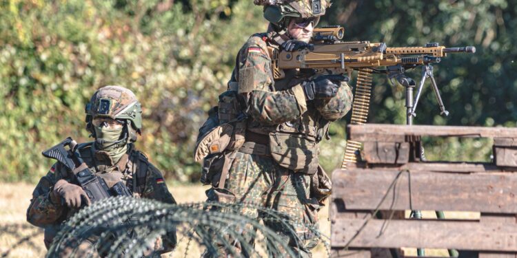 Scene de neînțeles la un exercițiu al Bundeswehrului. Polițiștii au început să tragă asupra soldaților germani care simulau un atac împotriva NATO