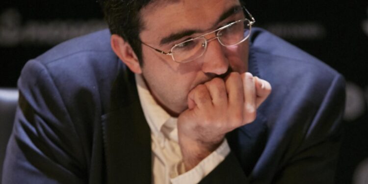 Federația Internațională de Șah deschide anchetă împotriva unui șahist rus, după acuzațiile de hărțuire în scandalul morții lui Daniel Naroditsky