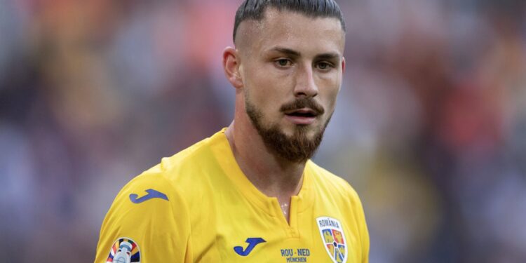 Tottenham îl condiționează pe Mircea Lucescu! Scenariul în care Radu Drăgușin ar putea reveni la națională