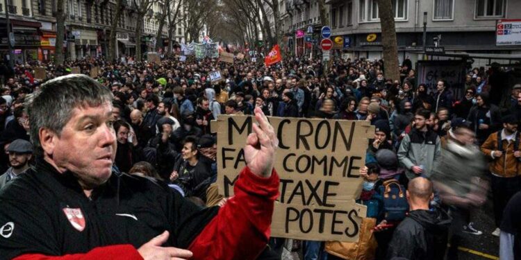 Disperat că a avut patru premieri într-un an, Macron l-a numit pe Țălnar