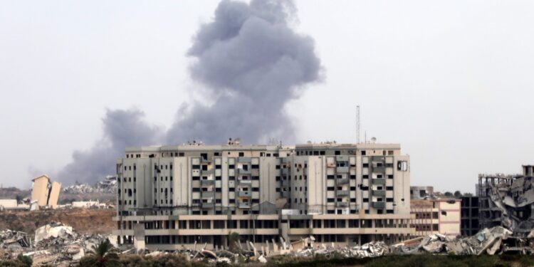 Armata israeliană anunță că a lansat un atac „ţintit” în centrul Fâşiei Gaza. Cine a fost vizat