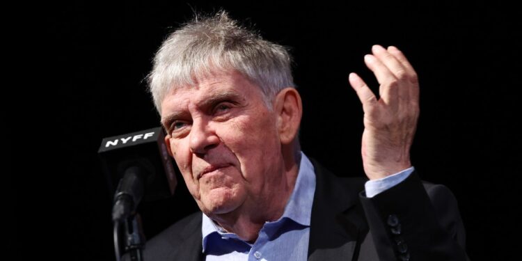 Regizorul Andrei Ujică, despre nostalgia autoritarismului: „Țările sunt pregătite foarte rar să-și privească propria istorie cu onestitate“