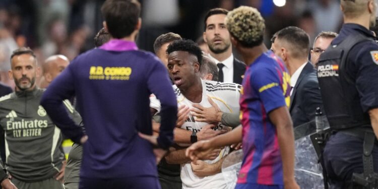 Rasismul și xenofobia sunt în expansiune » Sondajele o spun răspicat: el este cel mai urât fotbalist din La Liga!