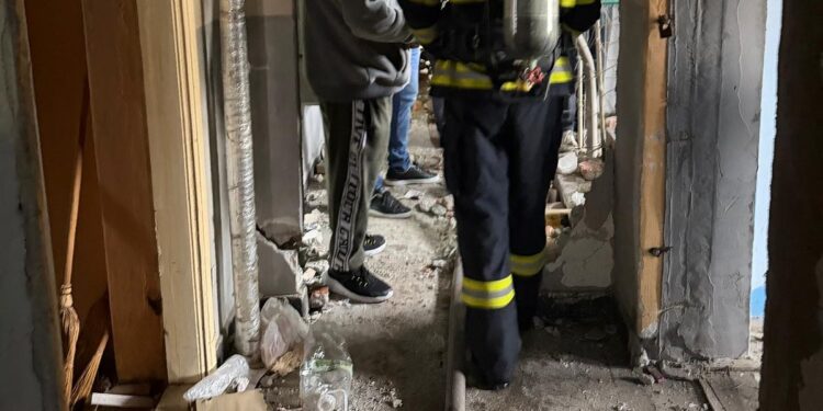 Explozie urmată de incendiu într-un bloc din orașul Balș. Două victime cu arsuri. A fost activat Planul Roșu