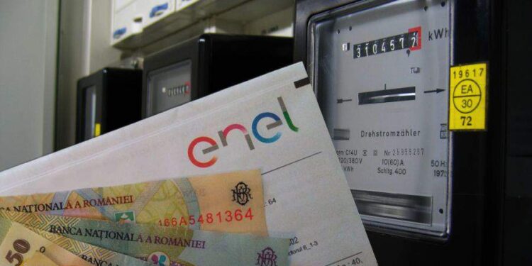O babă care s-a plâns că e curent pe casa scării a primit o factură record de la Enel