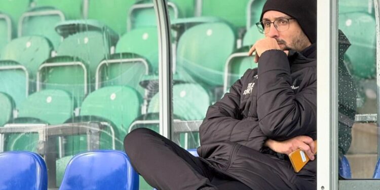 Fără echipă de 15 luni și angajat ultima dată ca analist TV, portughezul e la un pas să semneze în Superliga