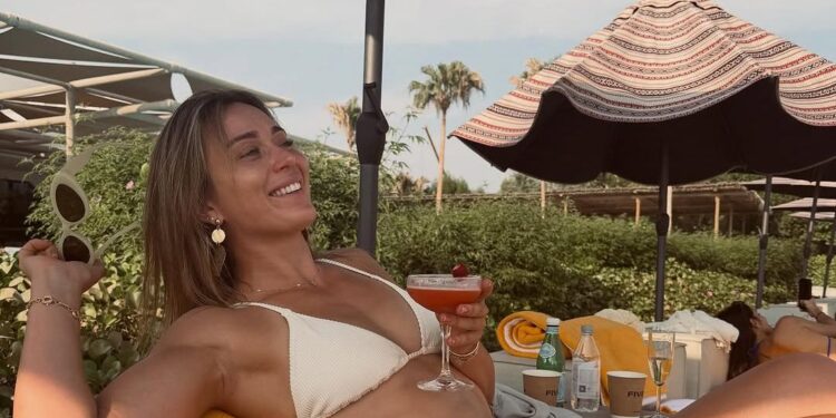 La fel, dar diferit: cum au reacționat Badosa și Tsitsipas, după despărțire, în raport cu tenisul