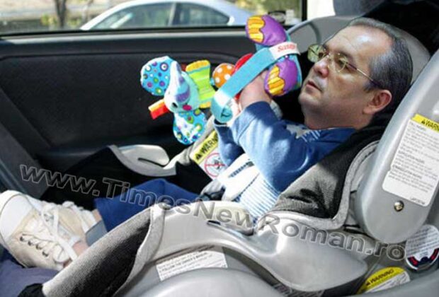 Emil Boc sechestrat într-o grădiniță după ce a fost confundat cu un copil și pus să facă bastonașe