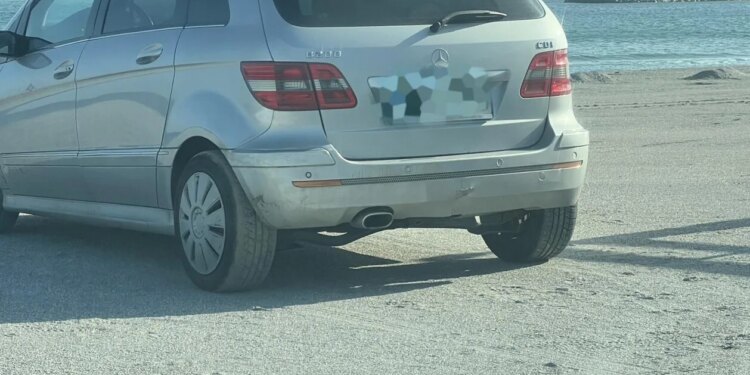 Beach drive, varianta românească: Cu oamenii legii pe urmele lui, un șofer fără permis, a luat-o la goană prin ‘Banana’, ca-n jocurile video