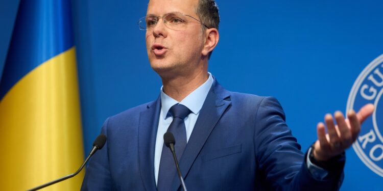 Ministrul Apărării spune că discuția coaliției despre salariile militarilor „nu s-a tranșat în niciun fel”. „S-ar putea să ne trezim vecini cu Putin”