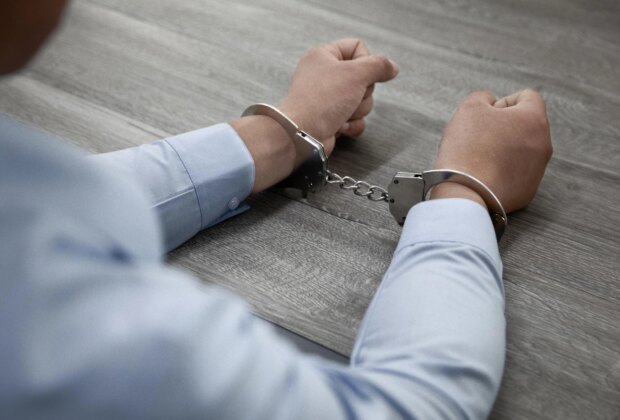 Primarul bistrițean, reținut: Ancheta explodează după imaginile cu secretara din birou. Edilul, suspendat din PSD