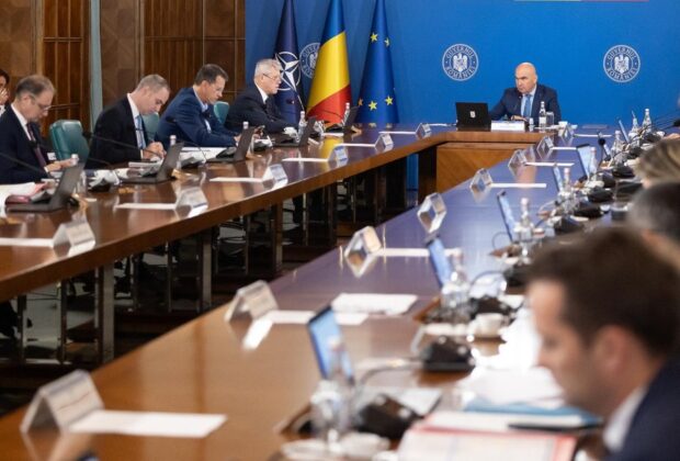 Ce spune un fost șef al CCR despre încercarea Guvernului de a limita cumulul pensiei cu salariul: „Nu are nicio legătură una cu alta”