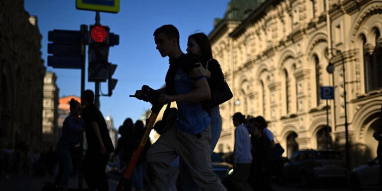 Moscova și mai multe regiuni ale Rusiei, tăiate brusc de la internet și telefonie mobilă. Autoritățile invocă „securitatea”