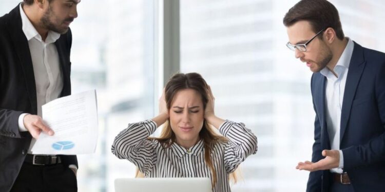 De ce liderii agresivi prosperă în companiile în care presiunea se confundă cu performanța: „Adevărata putere nu stă în frică, ci în capacitatea de a crea siguranță”