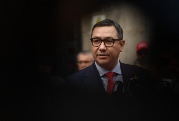 Victor Ponta pune reflectoarele pe un alt ministru de la USR. Ce a scris în CV / foto în articol