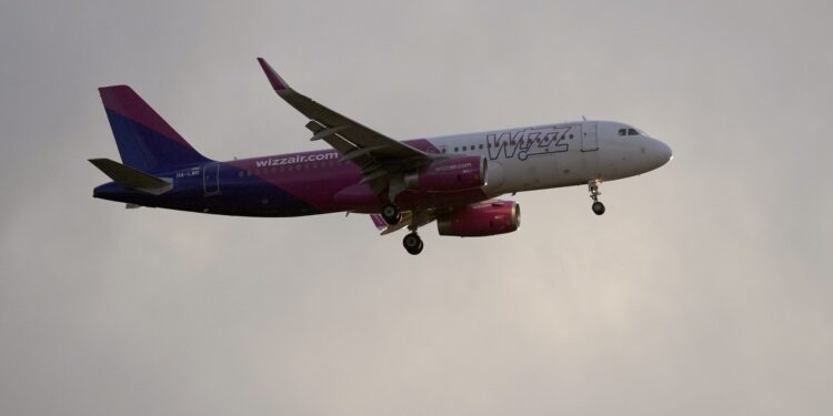 Airbus recheamă urgent peste 6.000 de avioane A320. Compania Wizz Air, printre cele afectate / Ce probleme au fost identificate