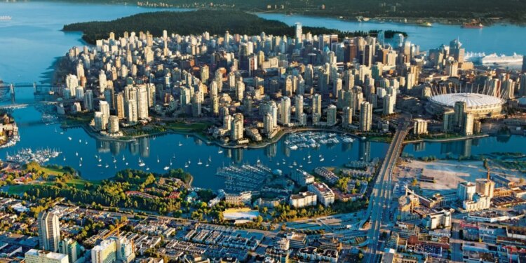 Vancouver găzduiește primul Festival de Film Românesc din Canada, inaugurat de Ziua Națională a României