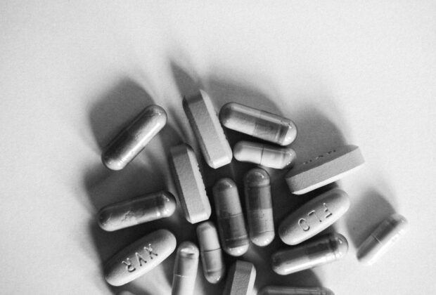 Locul greșit din casă unde păstrezi antibioticele! Atenție: Își pierd eficiența, dar tot creează rezistență!