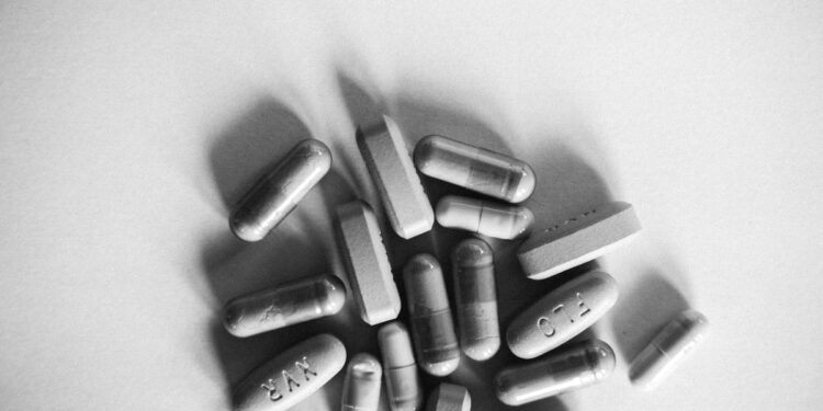 Locul greșit din casă unde păstrezi antibioticele! Atenție: Își pierd eficiența, dar tot creează rezistență!