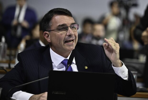 Jair Bolsonaro își susține fiul în viitoarele alegeri prezidențiale din Brazilia. Mesaj transmis din închisoare