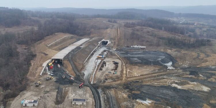 Anul 2026, istoric pentru infrastructura României: autostrăzi complet finalizate și sute de kilometri pregătiți de inaugurare