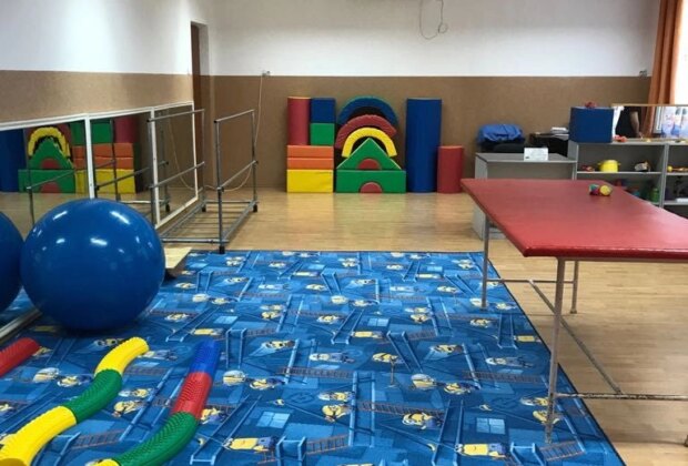 Cu natalitatea aflată la record negativ, Guvernul a aprobat deblocarea a peste 300 de posturi pentru creşele construite prin PNRR