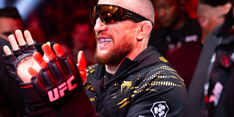 Un băiat născut într-un sat uitat de lume. Merab Dvalishvili e „Mașina georgianǎ”. Gala UFC 323 e LIVE pe VOYO (duminică, de la 5:00)