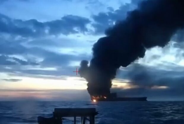 Un petrolier avariat de dronele ucrainene a fost scos din apele teritoriale ale Bulgariei de un vas din Turcia. „Nu este normal”, acuză Sofia