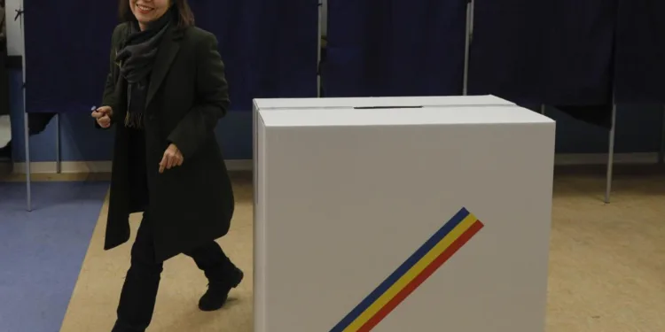 Cine a atras privirile la secția de votare: Războiul paltoanelor din ziua alegerilor