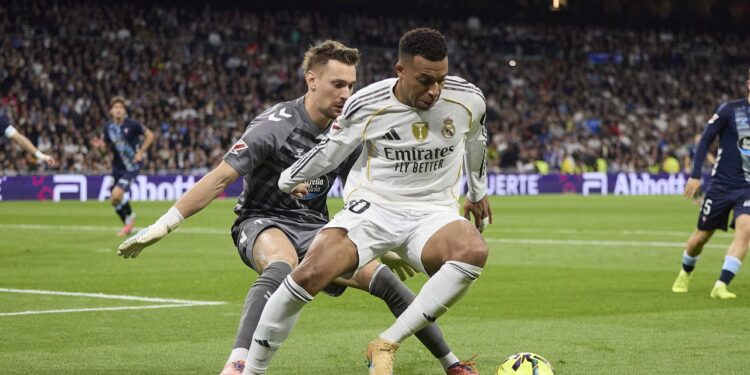 Ionuț Andrei Radu față în față cu Mbappe și Vinicius! Românul, omul meciului în ȘOCUL Real Madrid