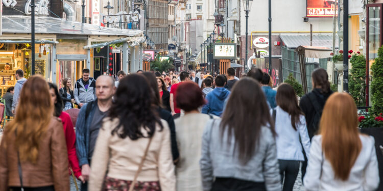 Cine plătește dacă afișezi un fake-news despre Recorder și judecătoarea Raluca Moroșanu într-o intersecție din București?
