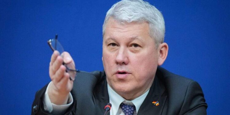 Exclusiv! Cătălin Predoiu e atât de securist încât până și gaura maro o are albastră