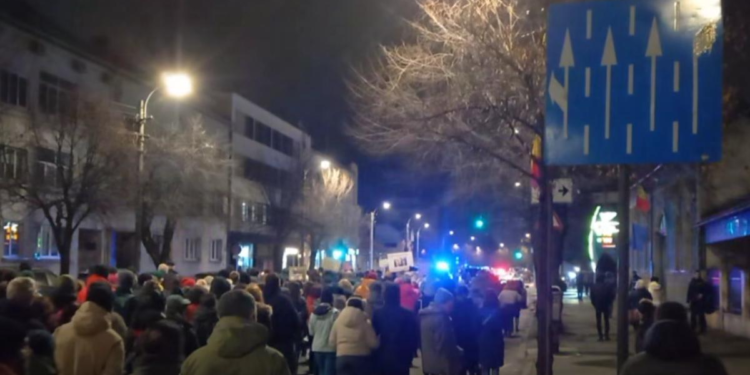 Protest studențesc la Cluj. Tinerii cer demisia ministrului Educației
