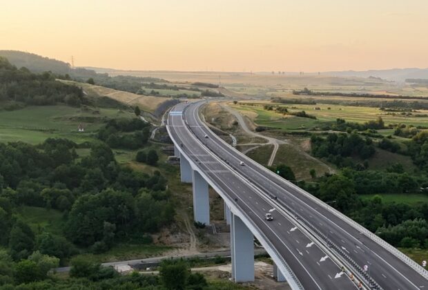 Autostrăzile ocolesc aproape jumătate din județele României. Harta „zonelor defavorizate” de infrastructură rutieră