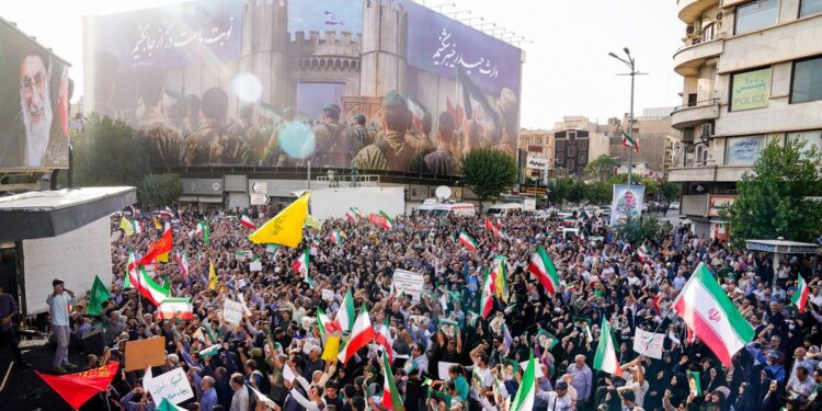 Președintele Iranului acuză SUA, Israelul şi Europa că desfăşoară un război total contra țării sale