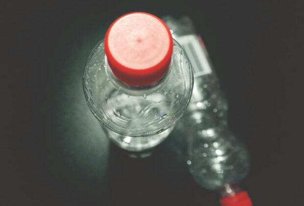 Plasticul ne schimbă hormonal. Mit demontat de un chimist. Cât de nociv este, cu adevărat, plasticul