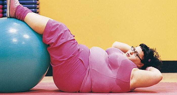 Sfatul nutriționiștilor: păstrează niște maioneză pentru după sărbători, să te ungi cu ea ca să poți ieși pe ușă