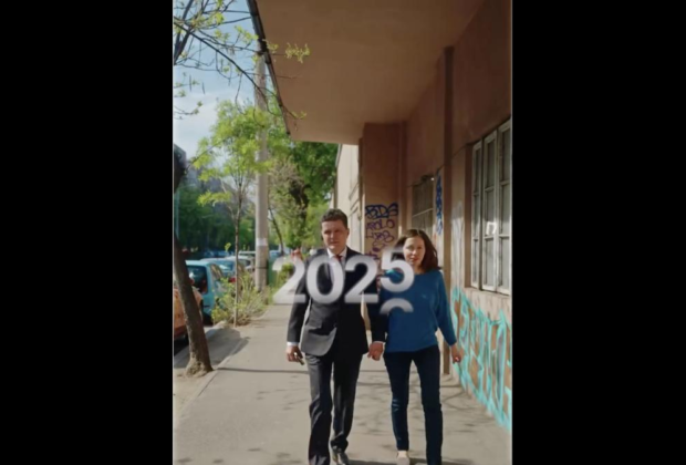 Nicușor Dan, mesaj video în prima zi a anului 2026. Printre imagini: Cu soția și la tuns