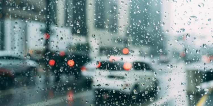 Ploaie îngheţată în mai multe zone! Freezing rain e unul dintre cele mai periculoase fenomene pentru trafic