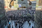 Iran: Mii de oameni ies din nou în stradă la Teheran, în a douăsprezecea zi de proteste împotriva regimului iranian
