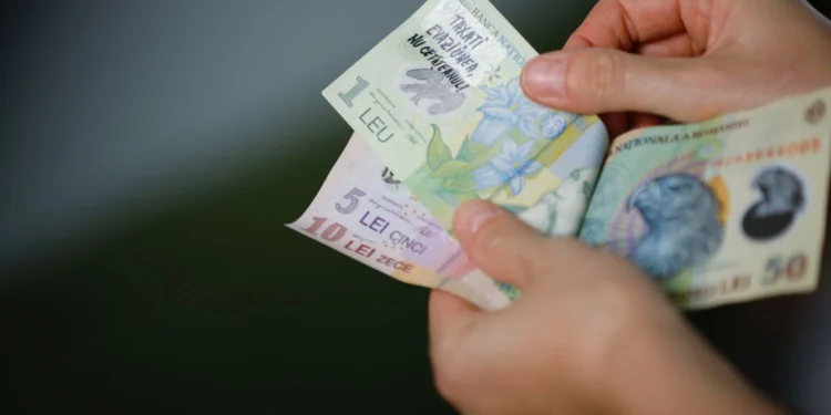IRCC oferă un „balon de oxigen”: Băncile vin cu oferte agresive pentru refinanţări şi caută clienţi noi / Efectul Legii Nordis (analiză)