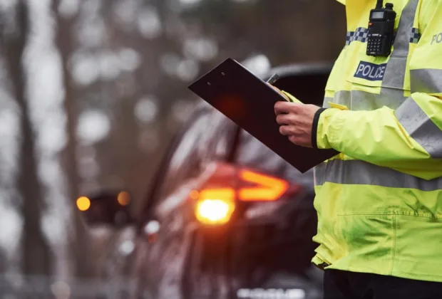 Caz șocant în Londra: O mamă, împușcată în fața fiului ei de un an, în casa în care locuiau. S-au tras 7 focuri de armă, prin ușă