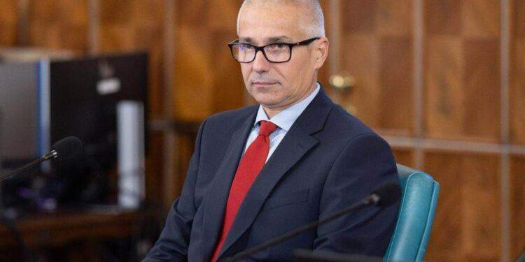 Studiu! Primul pesedist fără plagiat va apărea în 5674, la doi ani după sfârșitul lumii