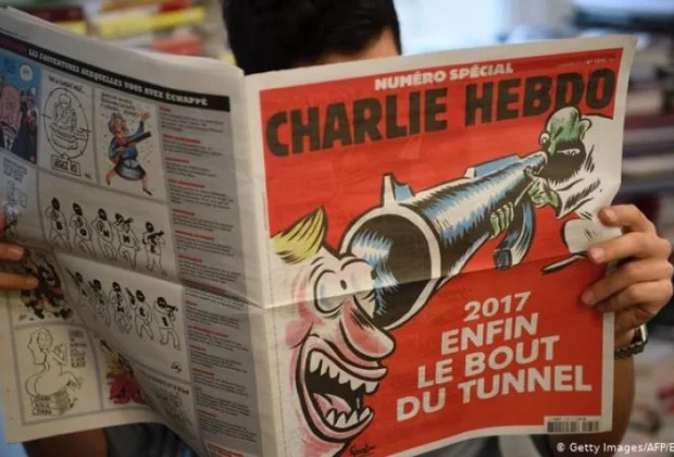 Plângere în justiţie împotriva revistei Charlie Hebdo după publicarea unei caricaturi despre incendiul de la Crans-Montana