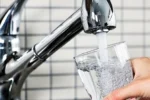 Iașiul se revoltă din cauza tarifelor mari la apă: Primăria amenință că va merge în instanță / Tarifele au crescut cu 15%, de la 1 ianuarie