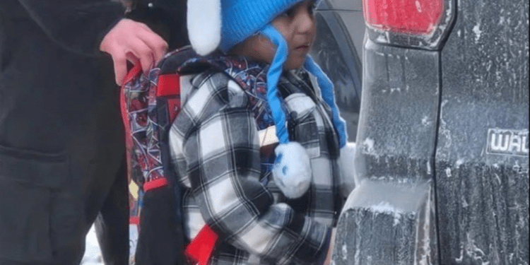 Un judecător american ordonă eliberarea micuțului Liam și a tatălui său, reținuți de ICE. Băiețelul de 5 ani era într-un centru pentru imigranți