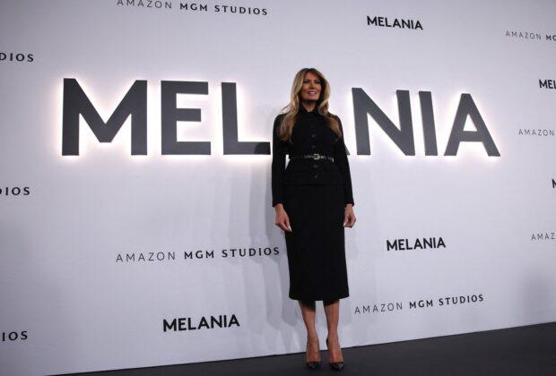 Regizorul filmului „Melania”, în fotografii alături de Jeffrey Epstein / Brett Ratner a fost acuzat în trecut de mai multe femei de hărţuire sexuală