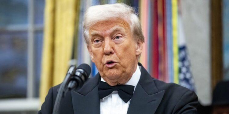 Trump spune că premiile Grammy de anul acesta au fost „imposibil de urmărit”. Prezentatorul, catalogat drept „un ratat total”