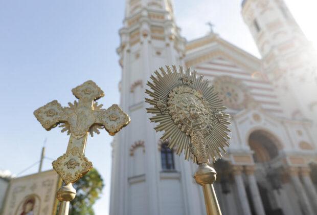 Cine sunt cele 16 românce care intră azi în rândul sfinților? Ceremonia de canonizare, oficiată de Patriarhul Daniel