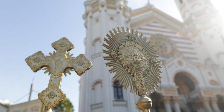 Cine sunt cele 16 românce care intră azi în rândul sfinților? Ceremonia de canonizare, oficiată de Patriarhul Daniel